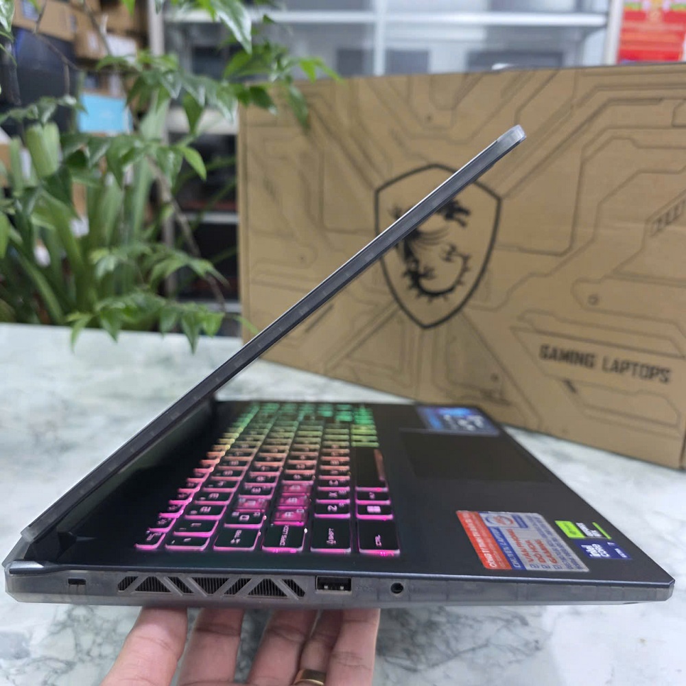 Gaming - Đồ Họa MSI Cyborg 15 AI A1VEK-024XKR Ultra 7 155H RAM 16GB SSD 512GB RTX4060 8GB MÀN HÌNH : 15.6''Inch IPS 144Hz