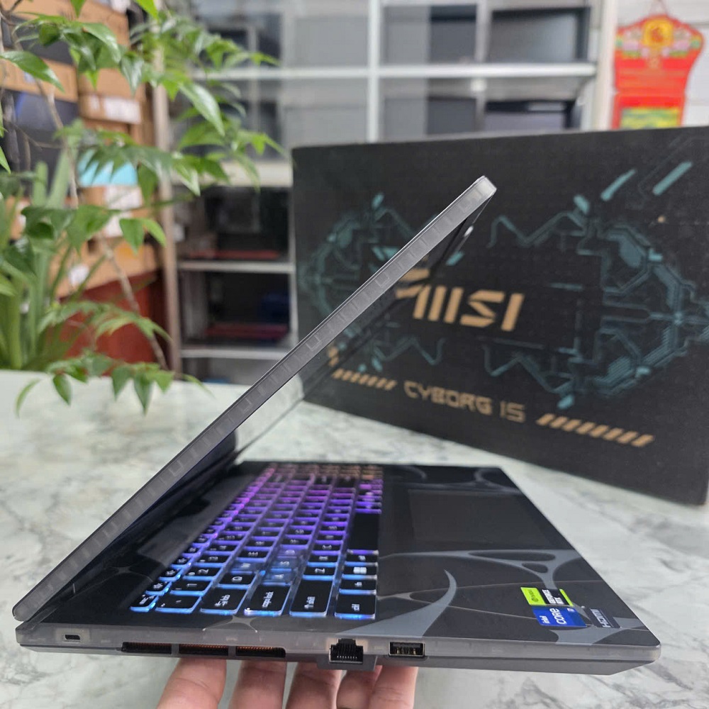 Gaming - Đồ Họa MSI Cyborg 15 B13WEKG MÁY SẢN XUẤT 1/2026 CORE I7-13620H RAM 16GB SSD 512GB RTX 5050 8GB GDDR7 MÀN HÌNH : 15.6Inch IPS 144Hz