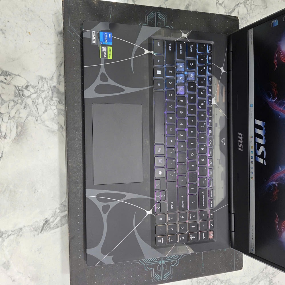 Gaming - Đồ Họa MSI Cyborg 15 B13WEKG MÁY SẢN XUẤT 1/2026 CORE I7-13620H RAM 16GB SSD 512GB RTX 5050 8GB GDDR7 MÀN HÌNH : 15.6Inch IPS 144Hz