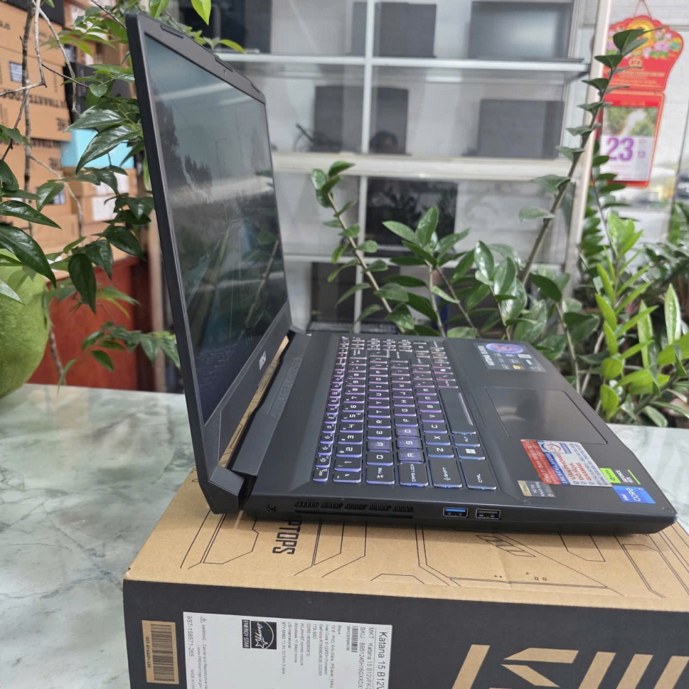 Gaming - Đồ Họa MSI Katana 15 B13UDXK Máy LikeNew-BẢO HÀNH HÃNG DÀI CORE I7-13620H RAM 16GB SSD 1.000GB RTX 3050 6GB GDDR6 Màn Hình 15.6 Inch IPS Fhd 144Hz
