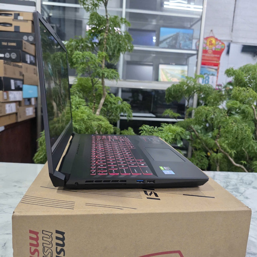 Gaming - Đồ Họa MSI Pulse GL66 11UDK CORE I7-11800H RAM 16GB SSD 512GB RTX 3050Ti 4GB MÀN HÌNH : 15.6'' IPS Fhd 144.Hz