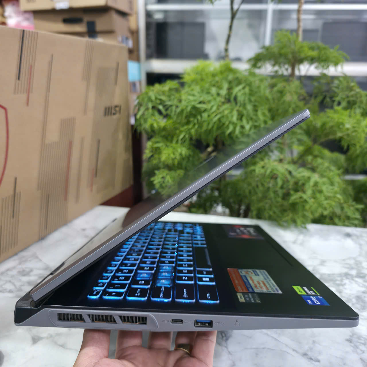 Gaming - Đồ Họa MSI Sword 16 HX B14VFKG-045VN MÁY 99% - BẢO HÀNH HÃNG CORE I7-14700HX RTX 4060 GDDR6 8GB SSD 1.000GB RAM 16GB MÀN HÌNH : 16 INCH QHD+