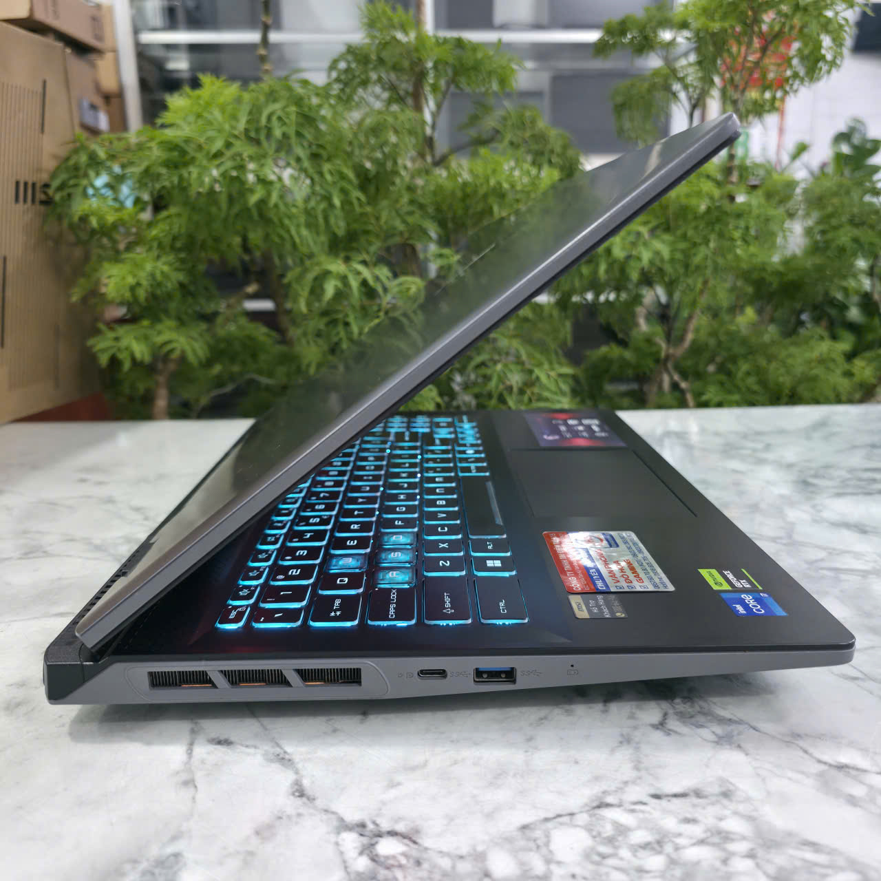 Gaming - Đồ Họa MSI Sword 16 HX B14VFKG-045VN MÁY 99% - BẢO HÀNH HÃNG CORE I7-14700HX RTX 4060 GDDR6 8GB SSD 1.000GB RAM 16GB MÀN HÌNH : 16 INCH QHD+