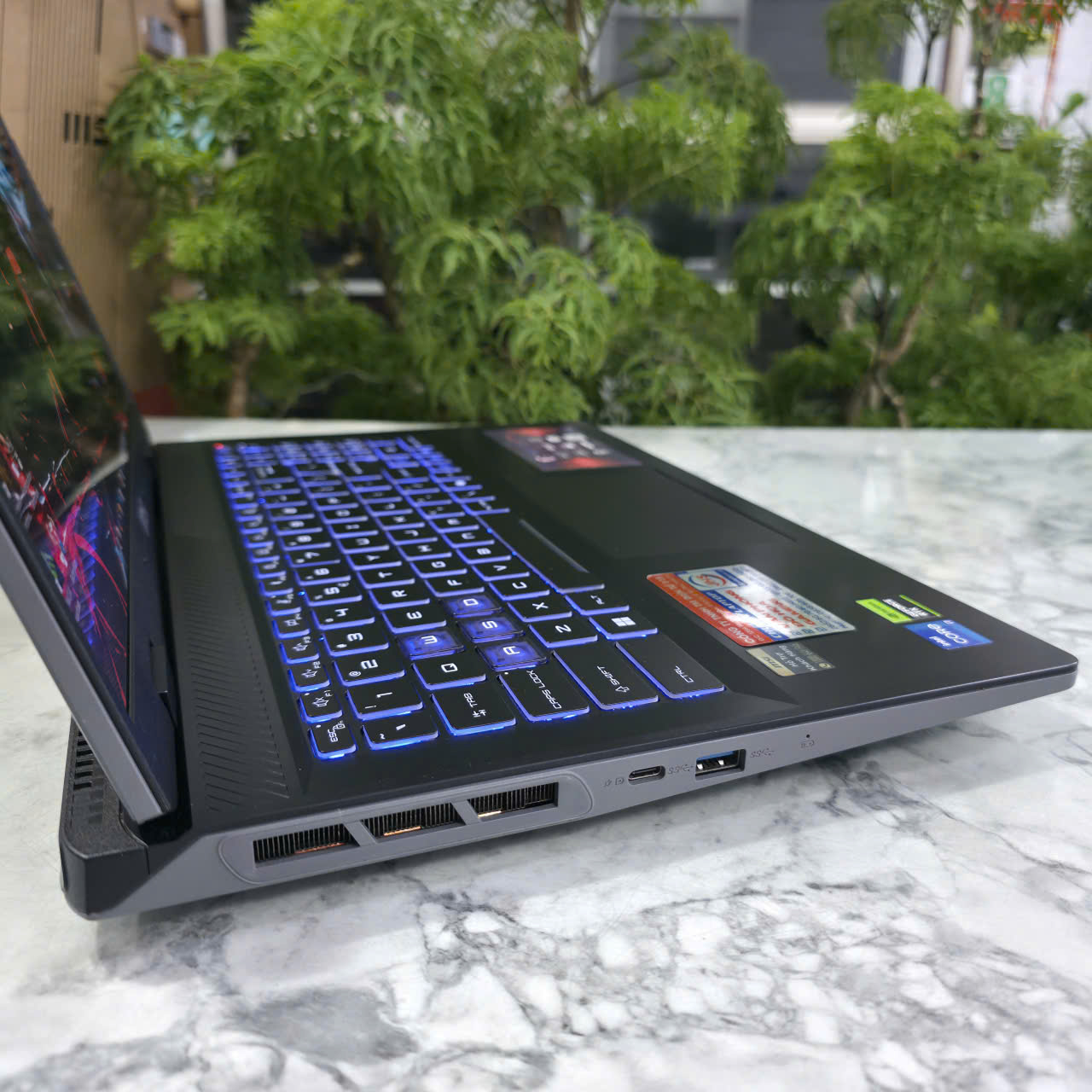 Gaming - Đồ Họa MSI Sword 16 HX B14VFKG-045VN MÁY 99% - BẢO HÀNH HÃNG CORE I7-14700HX RTX 4060 GDDR6 8GB SSD 1.000GB RAM 16GB MÀN HÌNH : 16 INCH QHD+