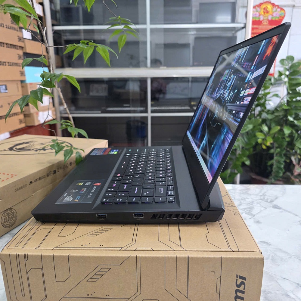 Gaming - Đồ Họa MSI Vector GP66 12UEO CORE I7-12700H RAM 16GB SSD 512GB RTX 3060 6GB GDDR6 MÀN HÌNH : 15.6 Inch OLED 2.5K 240Hz