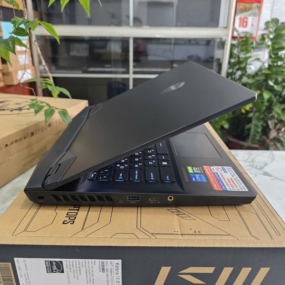 Gaming - Đồ Họa MSI Vector GP66 12UEO CORE I7-12700H RAM 16GB SSD 512GB RTX 3060 6GB GDDR6 MÀN HÌNH : 15.6 Inch OLED 2.5K 240Hz