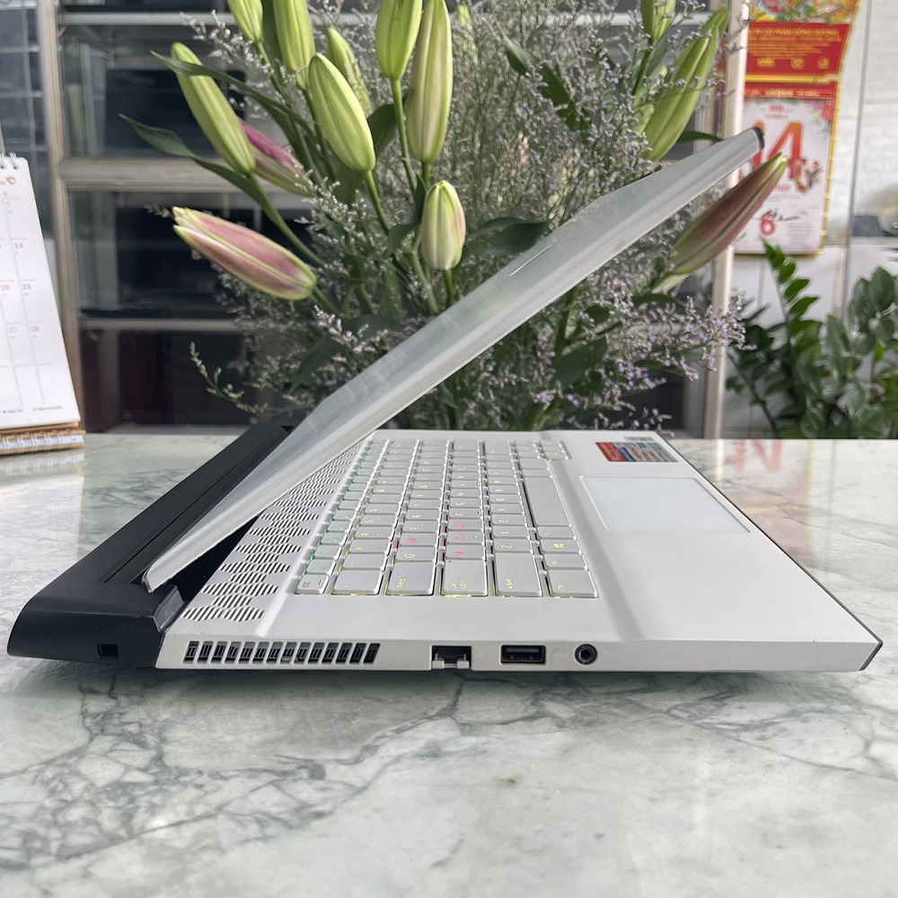 GAMING TUYỆT ĐỈNH: ALIENWARE M15 R3 P87F CORE I7-10750H RAM 16GG SSD 512Gb RTX 2070(8GB) MÀN HÌNH 15.6'' Inch FHD 144Hz