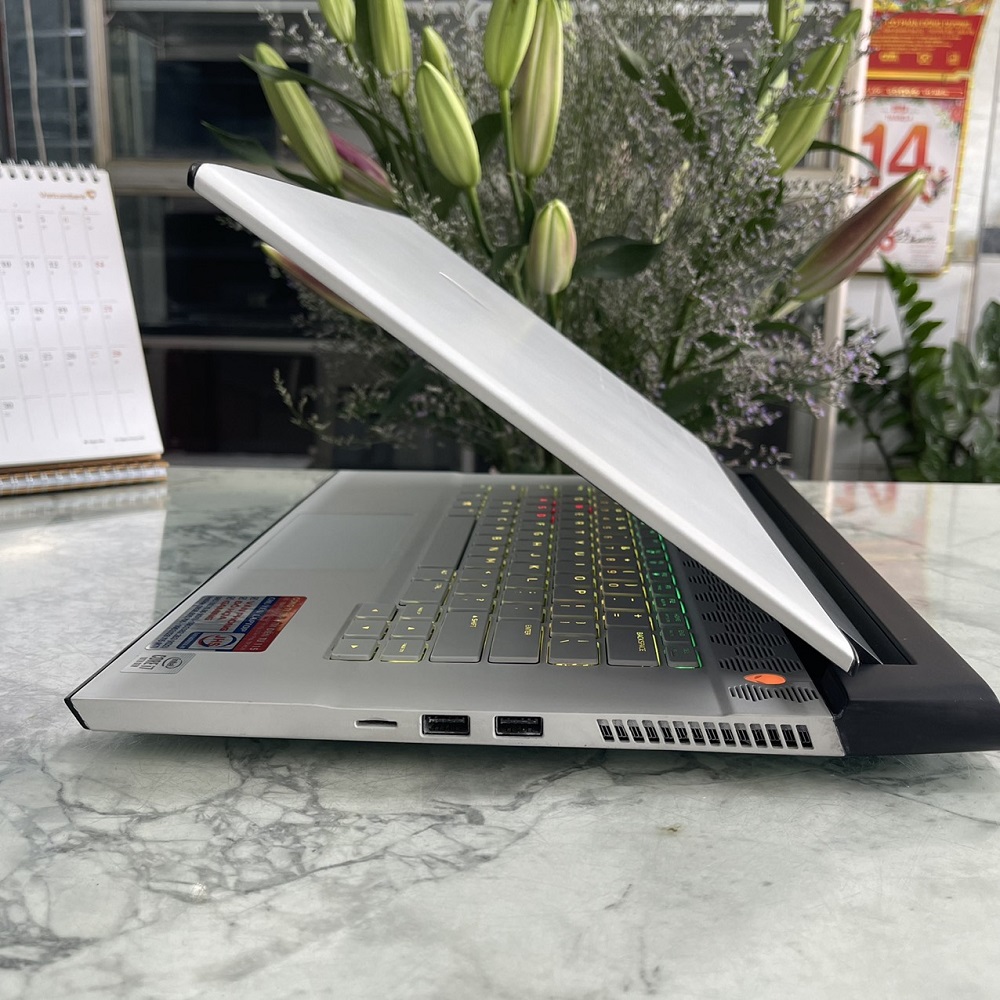 GAMING TUYỆT ĐỈNH: ALIENWARE M15 R3 P87F CORE I7-10750H RAM 16GG SSD 512Gb RTX 2070(8GB) MÀN HÌNH 15.6'' Inch FHD 144Hz