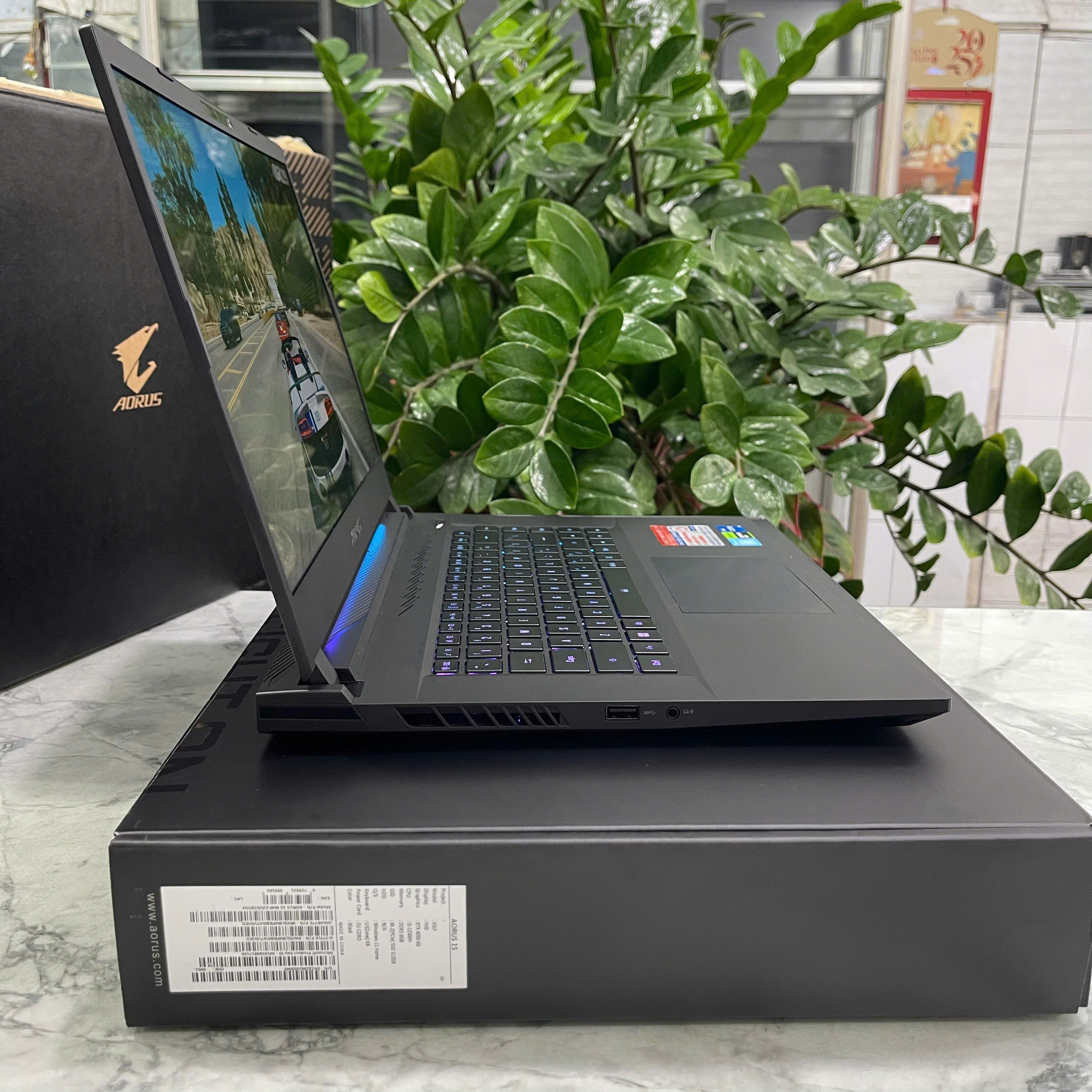 Gigabyte AORUS 15 9MF E2VN583SH (Máy LikeNew-Full Box) Core I5-12500H Ram 16GB Ssd 512GB RTX 4050 6GB Màn Hình : 15.6 Inch FHD IPS 360Hz 