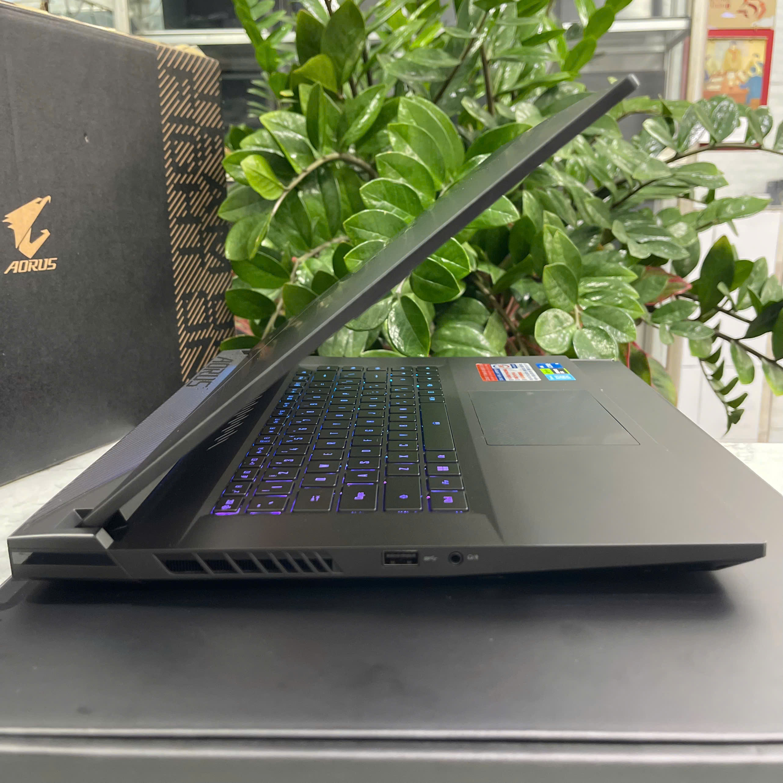 Gigabyte AORUS 15 9MF E2VN583SH (Máy LikeNew-Full Box) Core I5-12500H Ram 16GB Ssd 512GB RTX 4050 6GB Màn Hình : 15.6 Inch FHD IPS 360Hz 