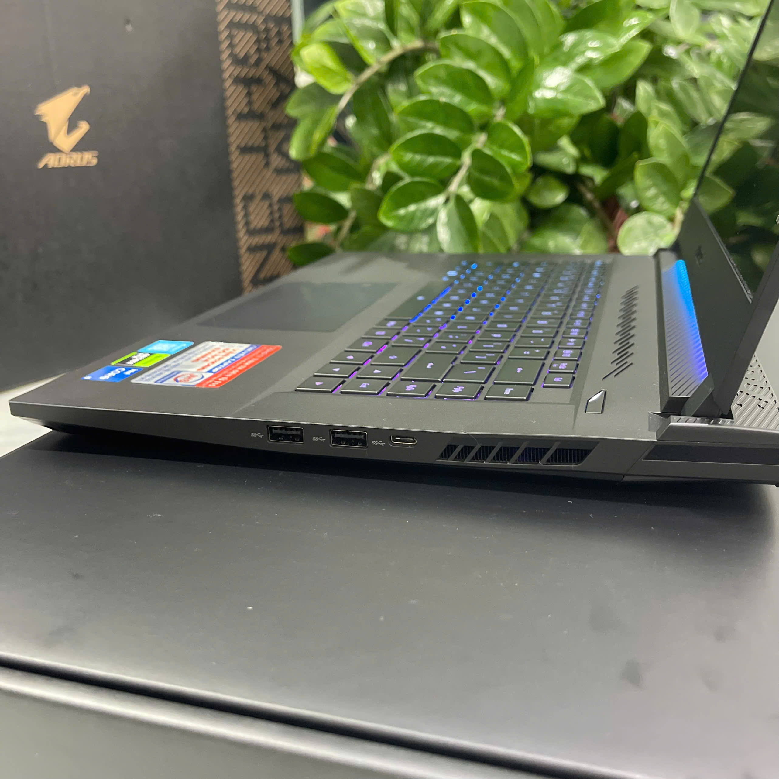 Gigabyte AORUS 15 9MF E2VN583SH (Máy LikeNew-Full Box) Core I5-12500H Ram 16GB Ssd 512GB RTX 4050 6GB Màn Hình : 15.6 Inch FHD IPS 360Hz 