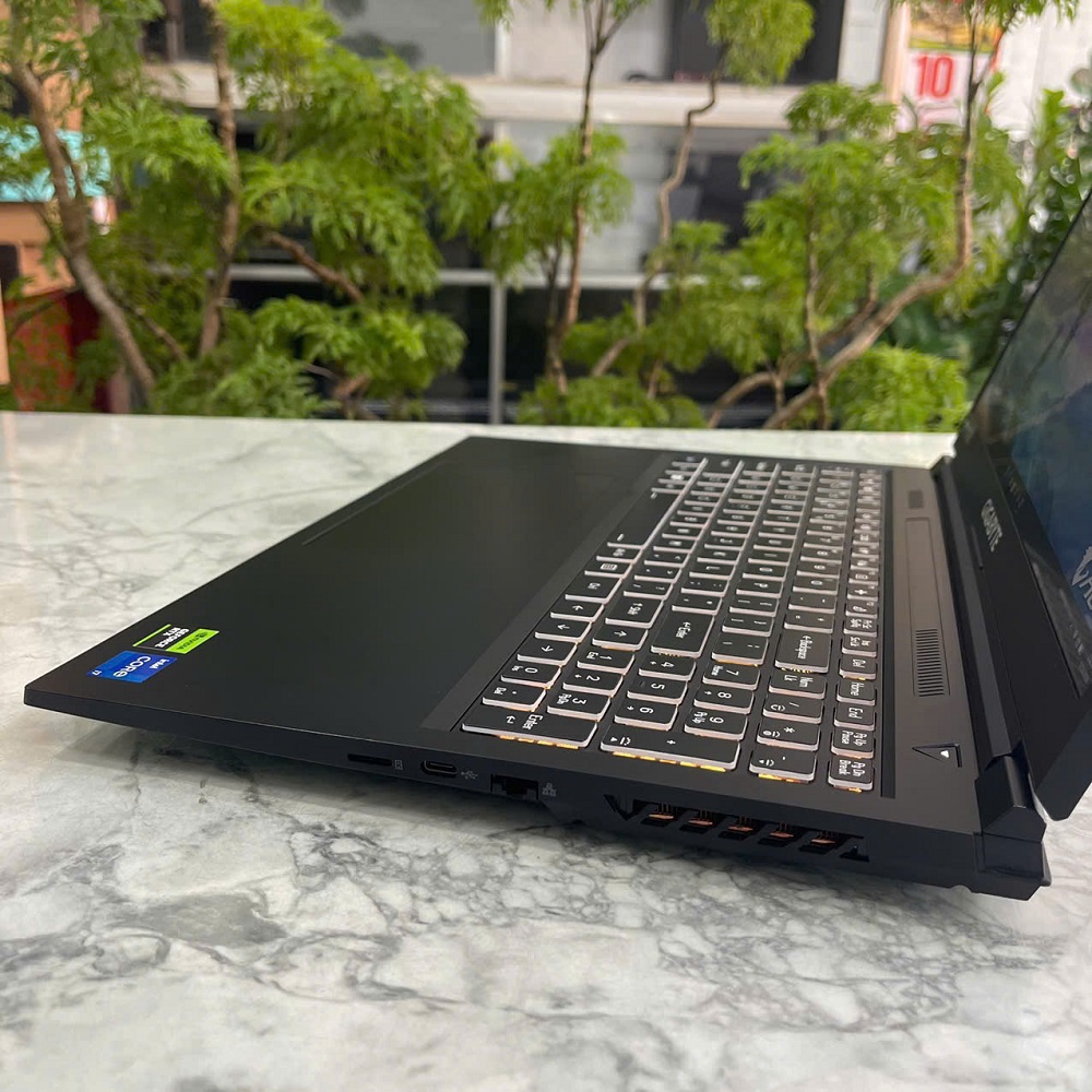 GIGABYTE G6 KF CORE I7-13620H RTX4060 8GB RAM 16GB SSD 512GB MÀN HÌNH : 16.Inch FHD+ 165Hz