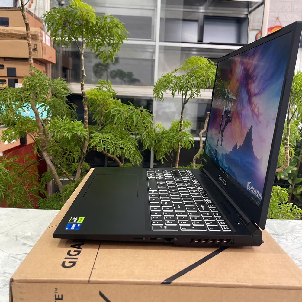 GIGABYTE G6 KF CORE I7-13620H RTX4060 8GB RAM 16GB SSD 512GB MÀN HÌNH : 16.Inch FHD+ 165Hz