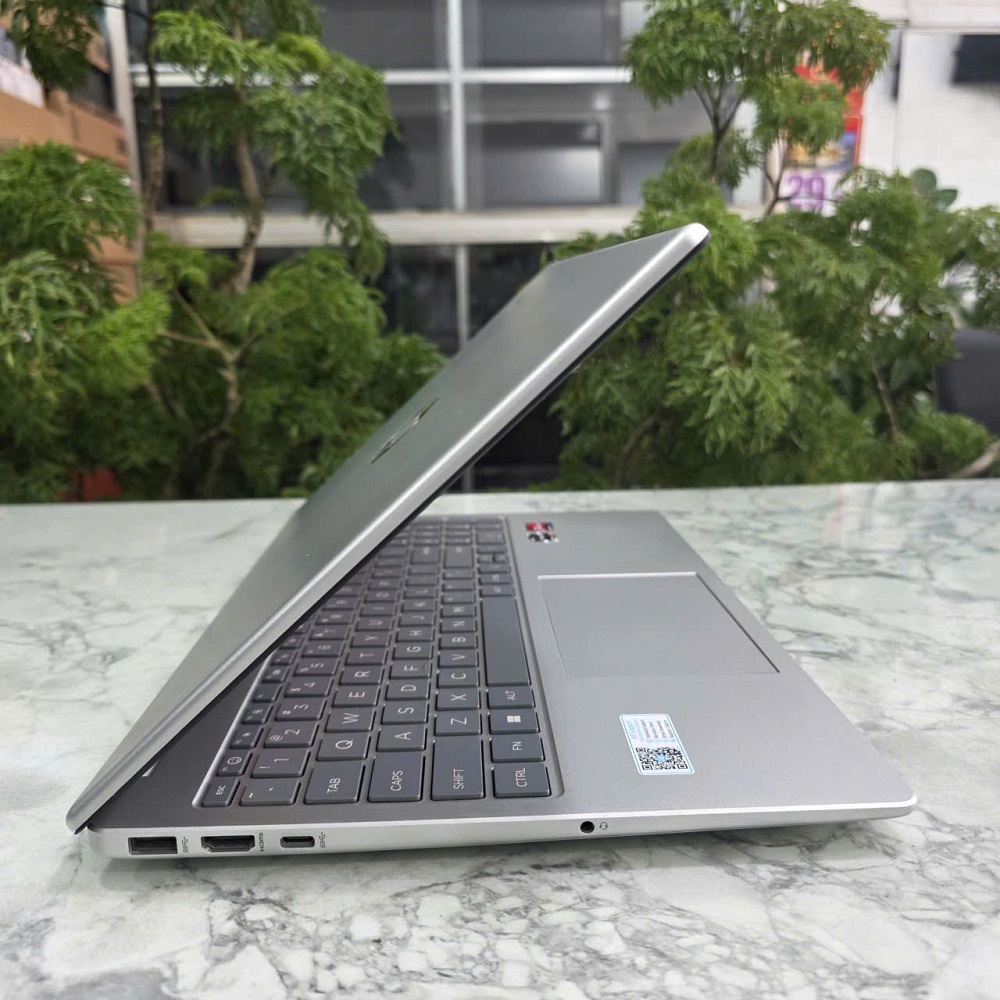 HP 15-FC0086AU RYZEN 5-7430U RAM 16GB SSD 512GB MÀN HÌNH : 15.6 Inch FullHD IPS