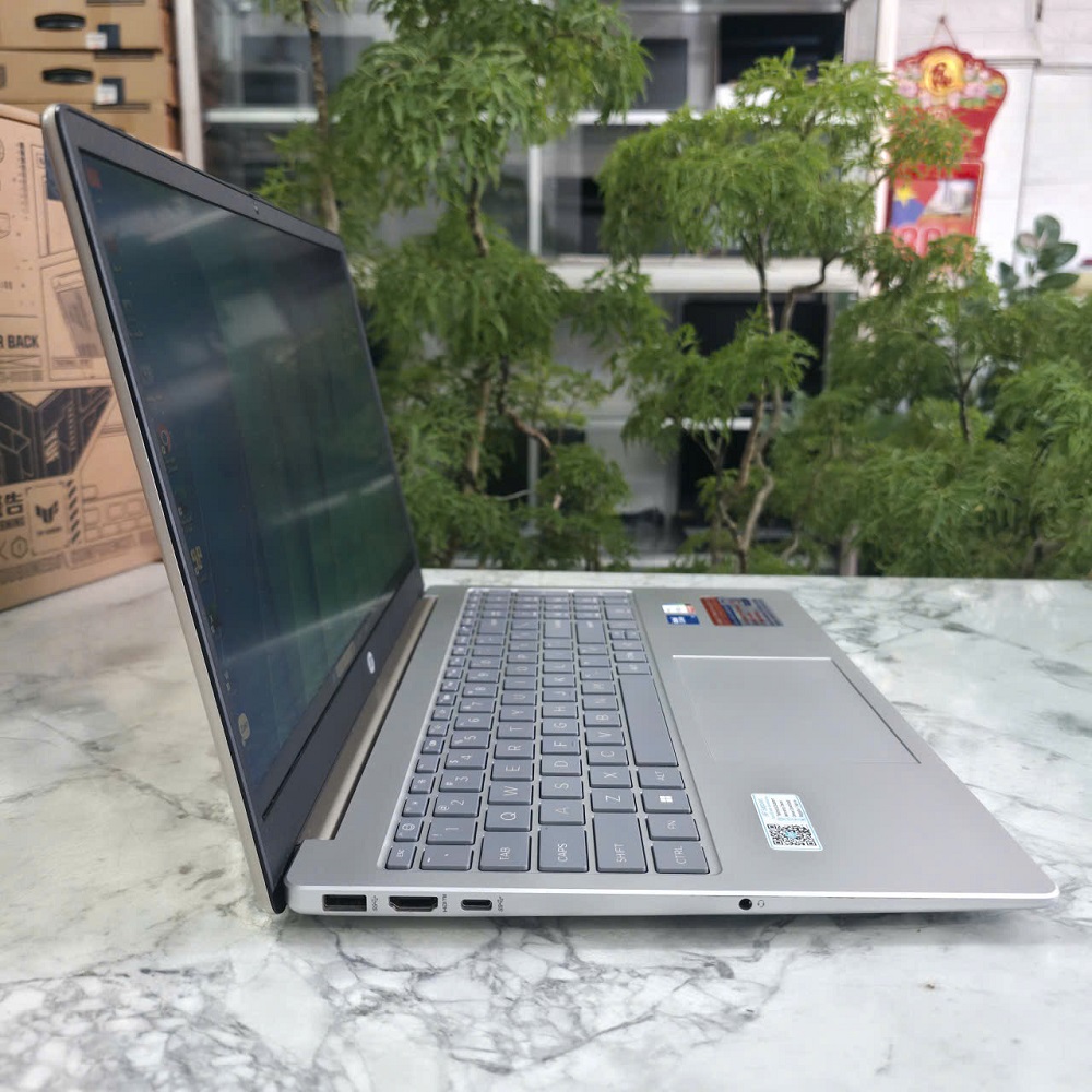 HP 15-fd0234TU CORE 5 120U RAM 16GB 512GB SSD MÀN HÌNH 15.6 FHD IPS