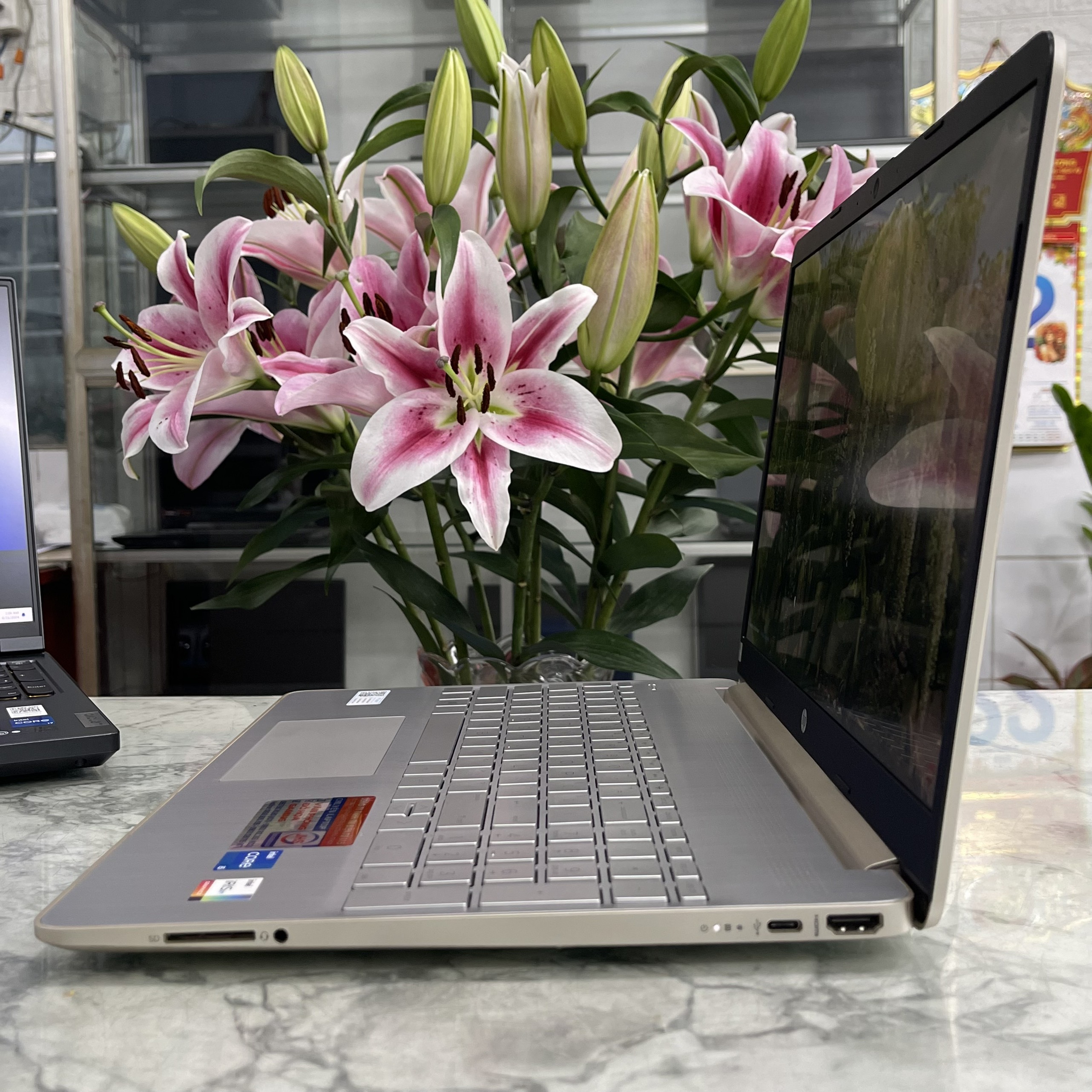 HP 15s-fq2559TU Core I5-1135g7 Ram 8Gb Ssd 512Gb Màn hình 15.6 Inch Full HD IPS