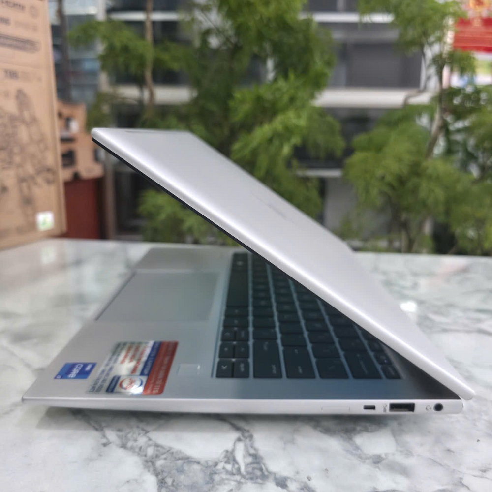 HP EliteBook 840 G10 (Máy LikeNew) Core I7-1355U RAM 16GB SSD 512GB MÀN HÌNH : 14″ FHD+ 