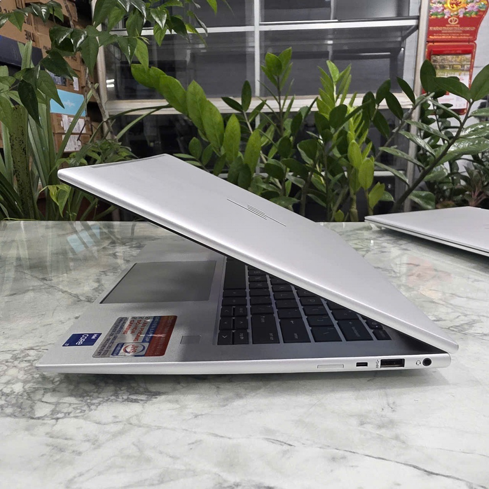HP EliteBook 840 G10 (Máy LikeNew) Core I7-1355U RAM 8GB SSD 512GB MÀN HÌNH : 14″ FHD+ 