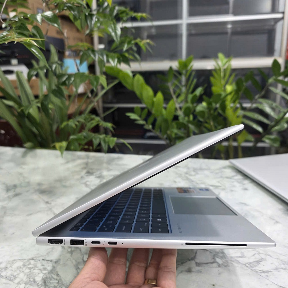 HP EliteBook 840 G10 (Máy LikeNew) Core I7-1355U RAM 8GB SSD 512GB MÀN HÌNH : 14″ FHD+ 