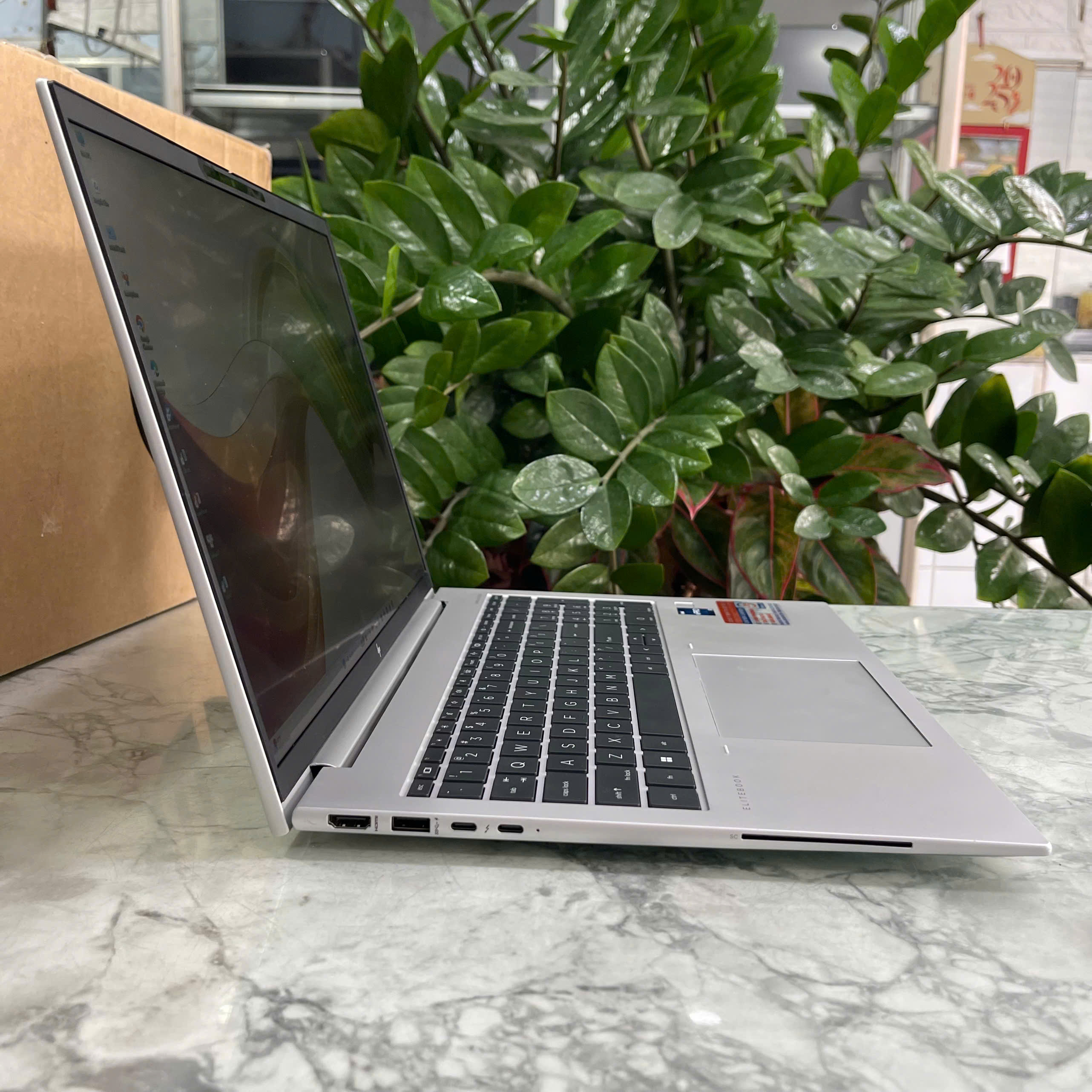 HP Elitebook 860 G9 Máy LikeNew Core™ I7-1265U Ram 16GB Ssd 256GB Màn hình : 16 Inch FHD+ 
