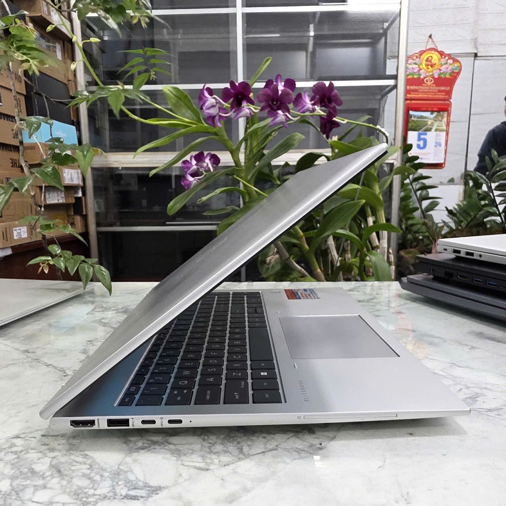 HP EliteBook 865 G9 RYZEN 9 PRO 6950H RAM 8GB SSD 512GB MÀN HÌNH : 16.0''Inch WUXGA