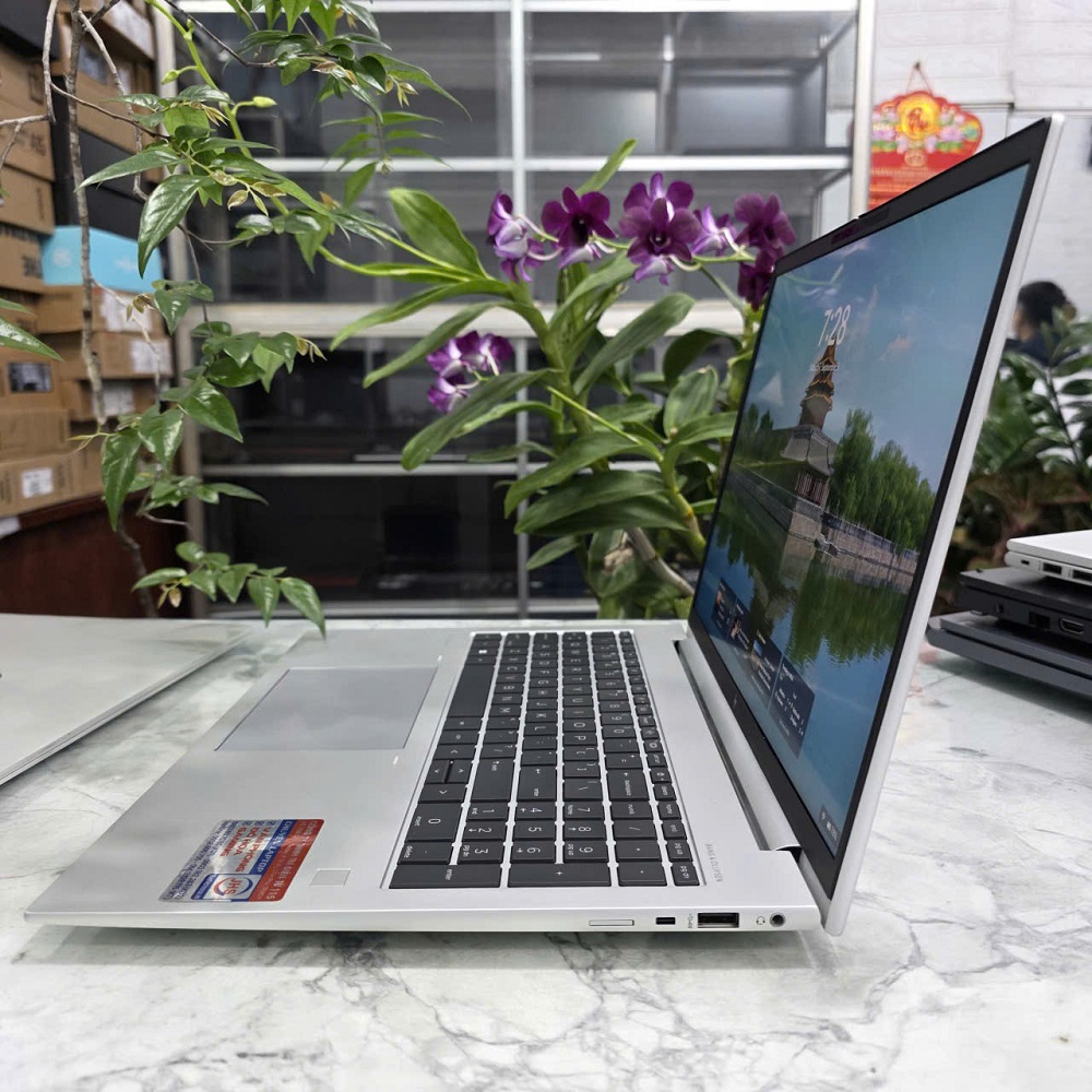 HP EliteBook 865 G9 RYZEN 9 PRO 6950H RAM 8GB SSD 512GB MÀN HÌNH : 16.0''Inch WUXGA