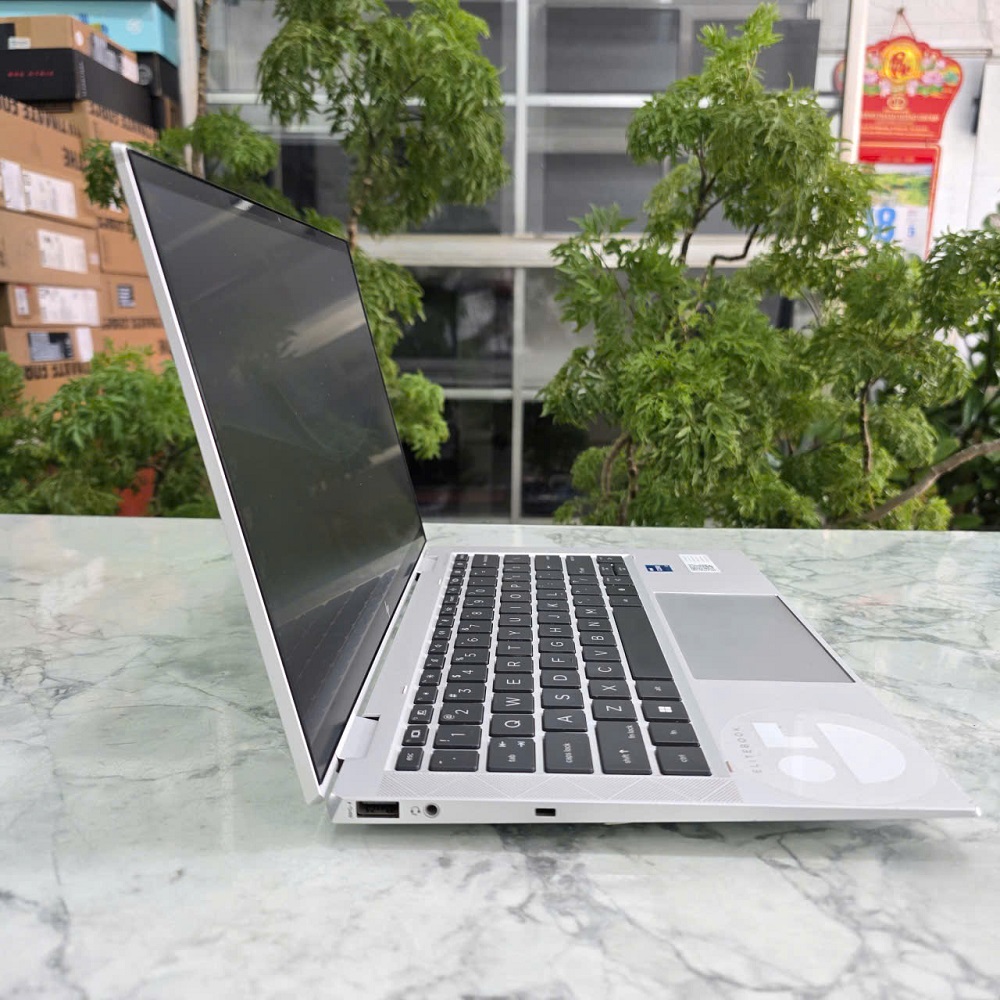 HP EliteBook X360 1030 G8 CORE I7-1165G7 RAM 16GB SSD 512GB MÀN HÌNH : 13.3'' IPS Touch