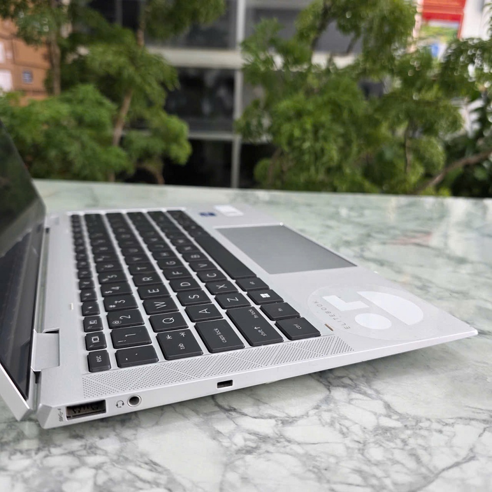 HP EliteBook X360 1030 G8 CORE I7-1165G7 RAM 16GB SSD 512GB MÀN HÌNH : 13.3'' IPS Touch