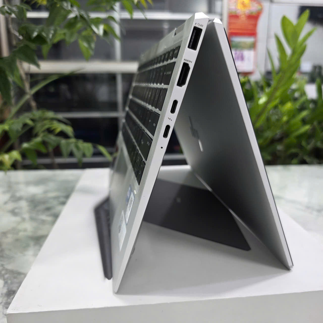 HP EliteBook X360 1030 G8 CORE I7-1165G7 RAM 16GB SSD 1.000GB MÀN HÌNH : 13.3'' IPS Touch XOAY GẬP 360%