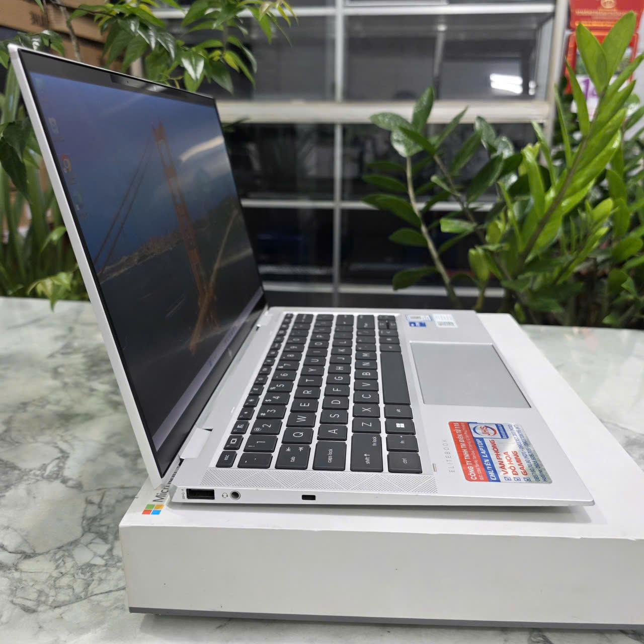 HP EliteBook X360 1030 G8 CORE I7-1165G7 RAM 16GB SSD 1.000GB MÀN HÌNH : 13.3'' IPS Touch XOAY GẬP 360%
