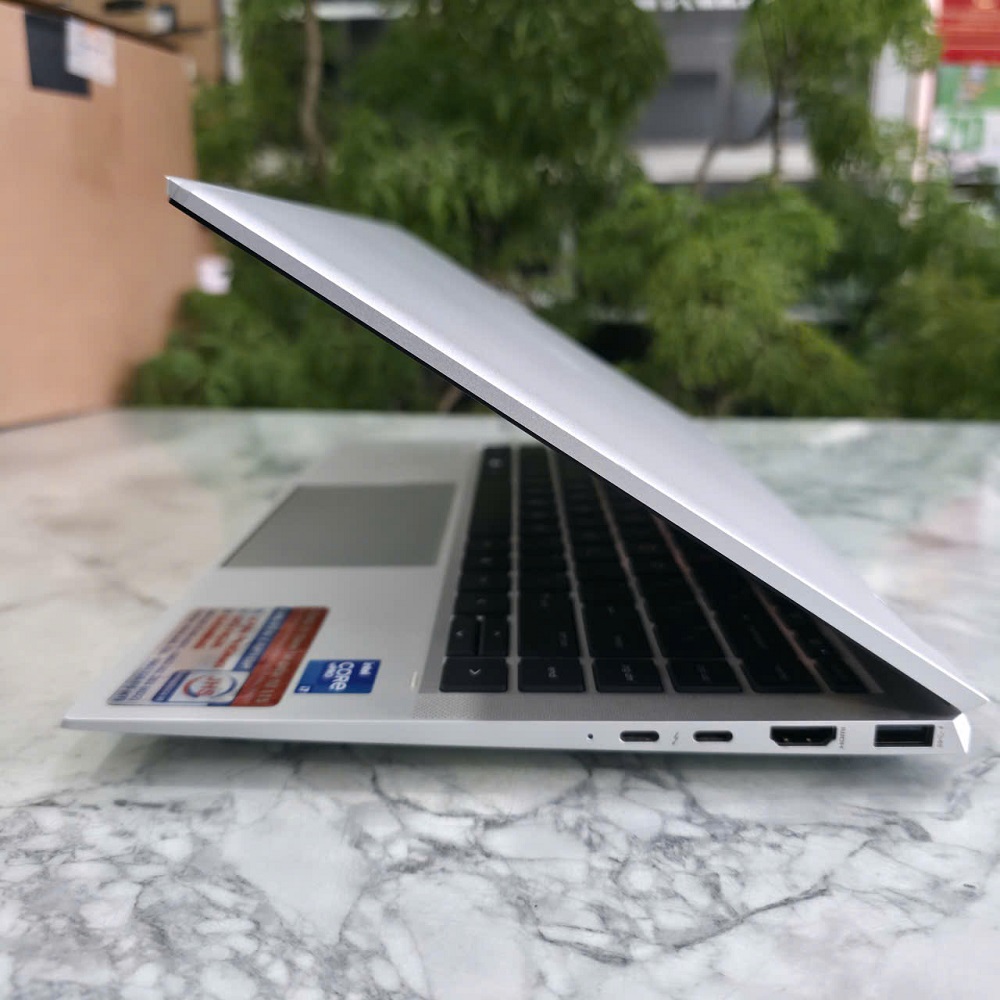 HP EliteBook X360 1040 G8 CORE I7-1165G7 RAM 16GB SSD 1.000GB / 512GB / 256GB MÀN HÌNH : 14″FHD Touch