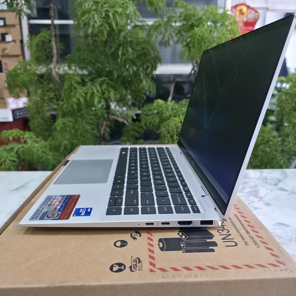 HP EliteBook X360 1040 G8 CORE I7-1165G7 RAM 16GB SSD 1.000GB / 512GB / 256GB MÀN HÌNH : 14″FHD Touch