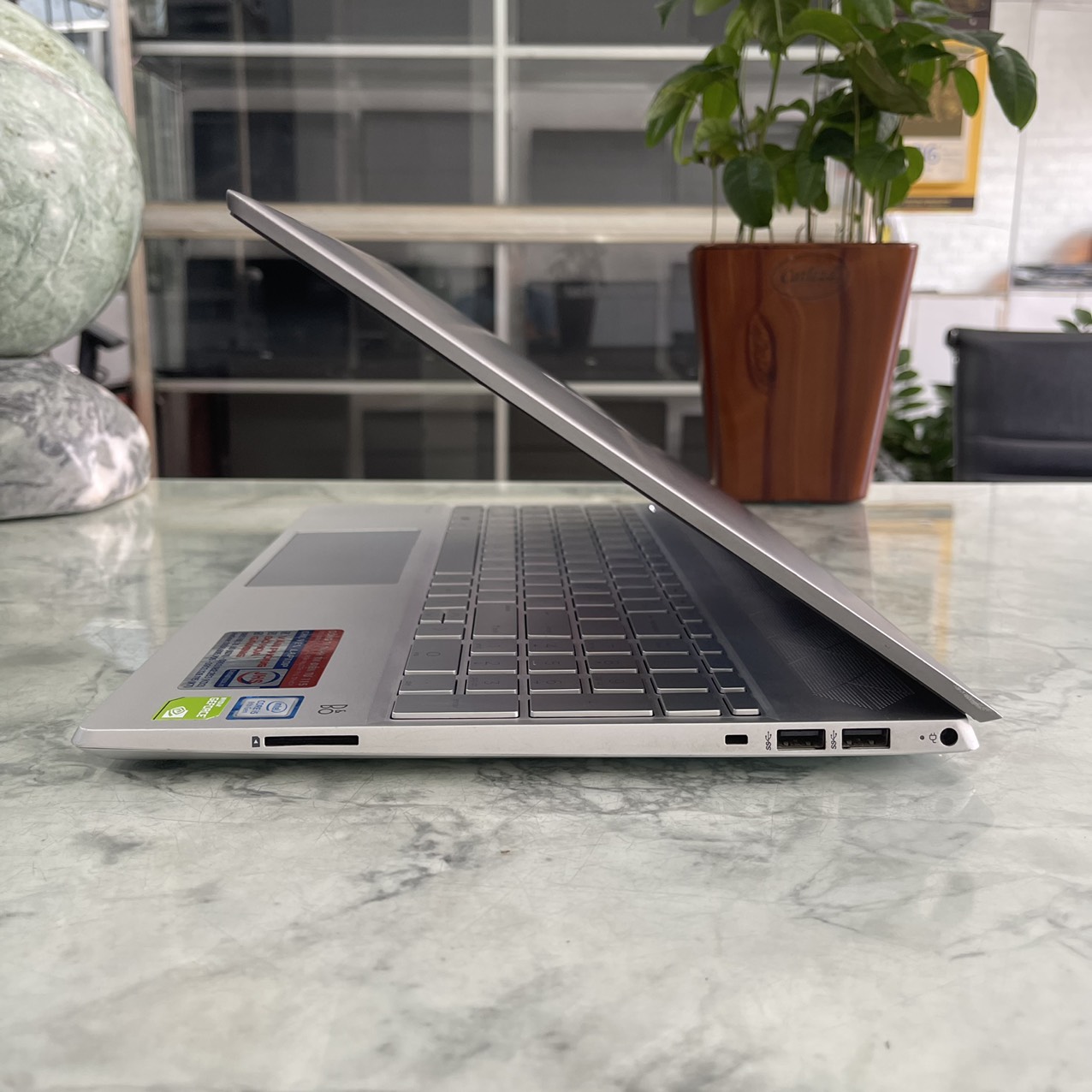 HP Pavilion 15 CS1044TX Core I5-8265U Ram 16gb Ssd 128gb Và 1.000gb Hdd Card NVIDIA GeForce MX130 (2GB GDDR5) Màn Hình 15.6'' Inch Fhd  
