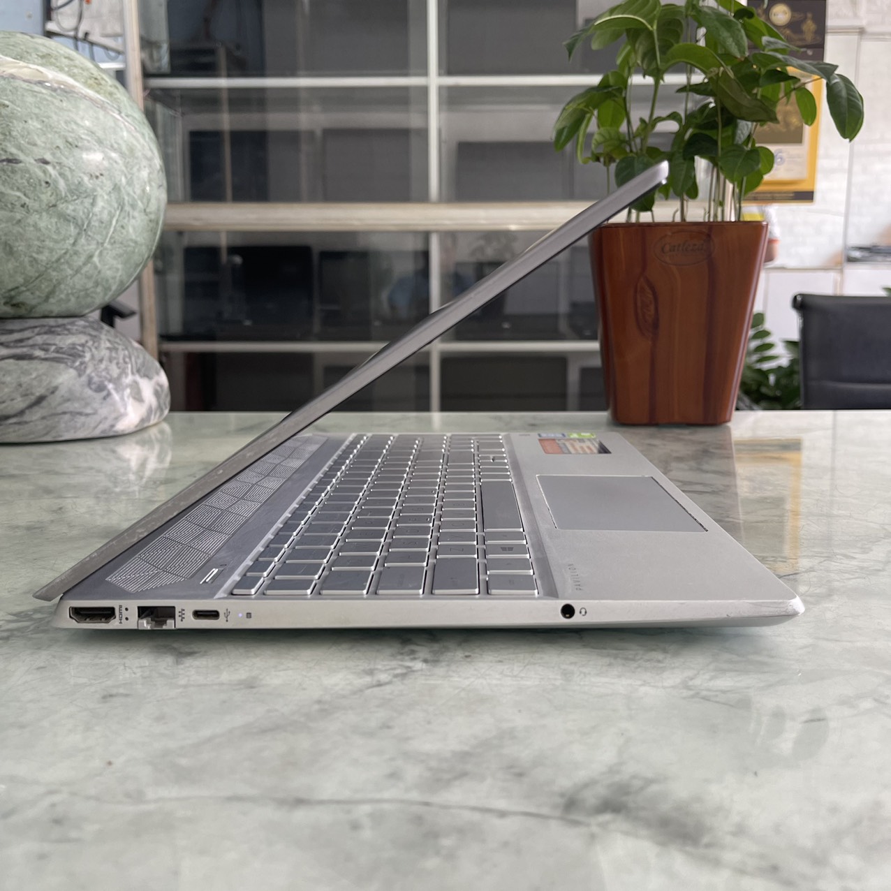 HP Pavilion 15 CS1044TX Core I5-8265U Ram 16gb Ssd 128gb Và 1.000gb Hdd Card NVIDIA GeForce MX130 (2GB GDDR5) Màn Hình 15.6'' Inch Fhd  