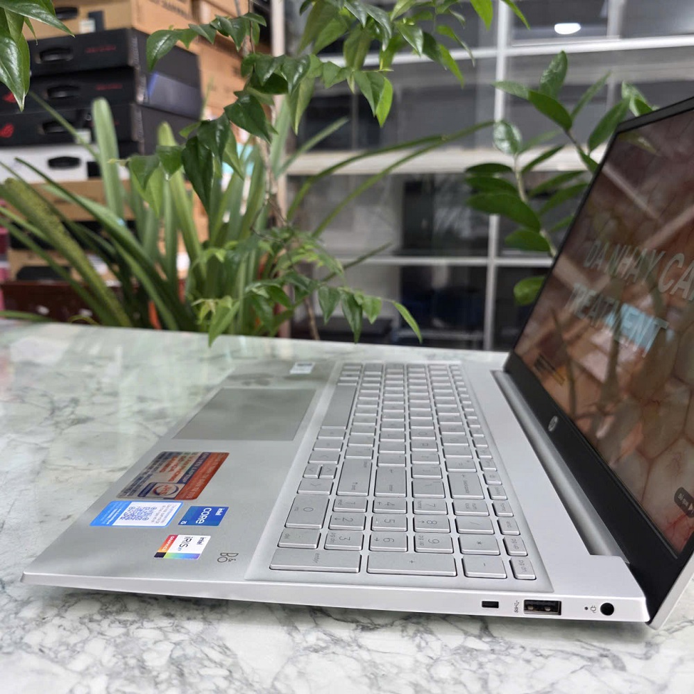 HP Pavilion 15-eg0539TU (4P5G6PA) VỎ NHÔM NGUYÊN KHỐI CORE I5-1135G7 RAM 8GB SSD 256GB MÀN HÌNH : 15.6 Inch IPS 