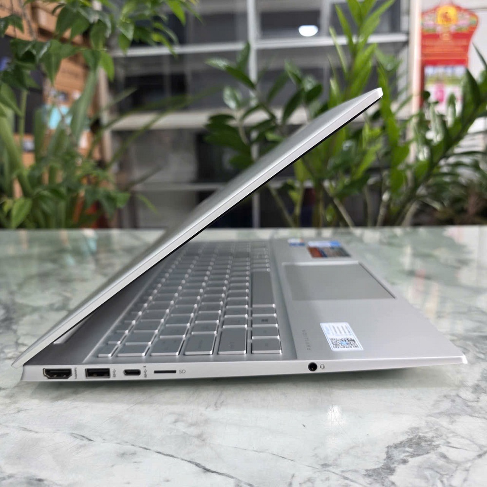 HP Pavilion 15-eg0539TU (4P5G6PA) VỎ NHÔM NGUYÊN KHỐI CORE I5-1135G7 RAM 8GB SSD 256GB MÀN HÌNH : 15.6 Inch IPS 
