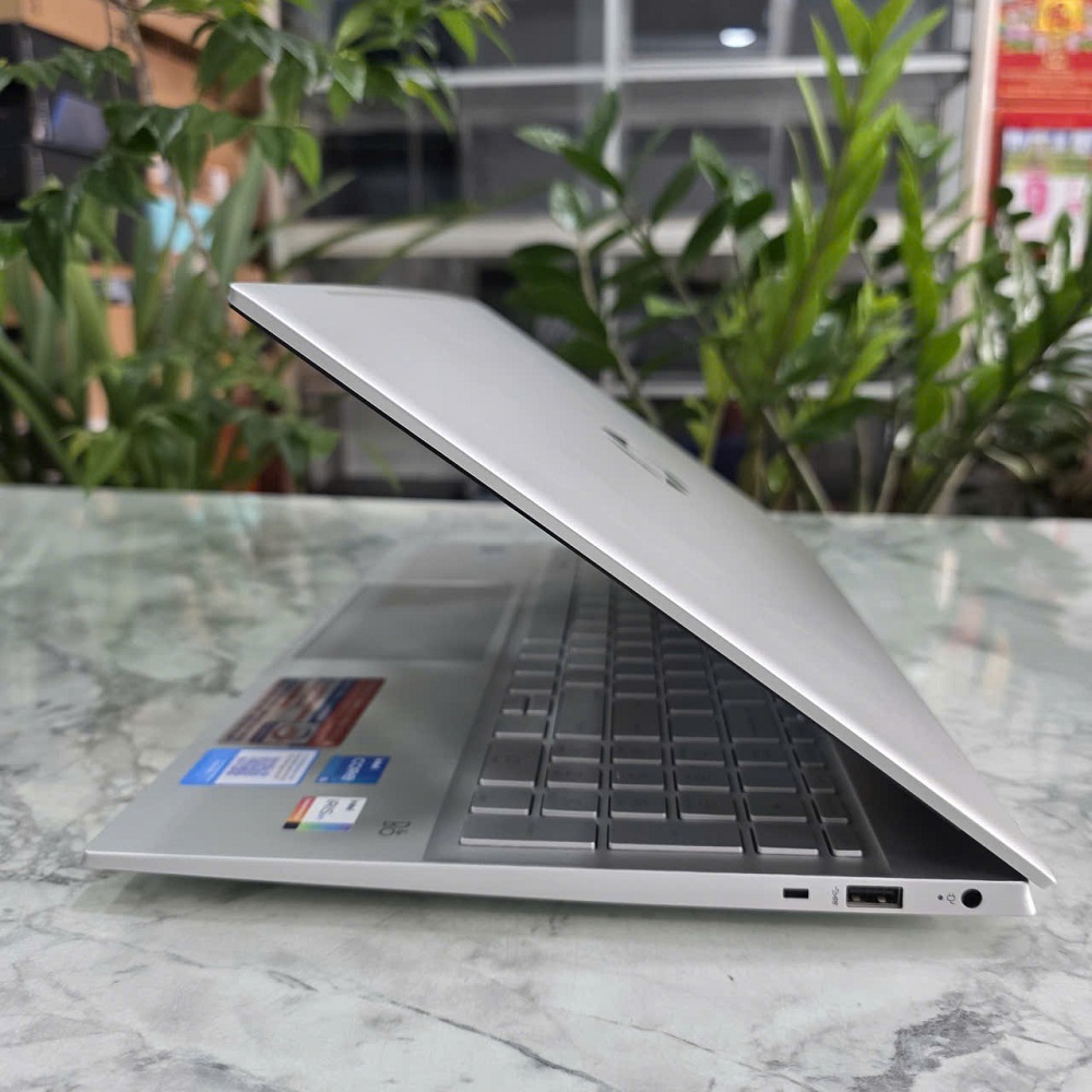 HP Pavilion 15-eg0539TU (4P5G6PA) VỎ NHÔM NGUYÊN KHỐI CORE I5-1135G7 RAM 8GB SSD 256GB MÀN HÌNH : 15.6 Inch IPS 