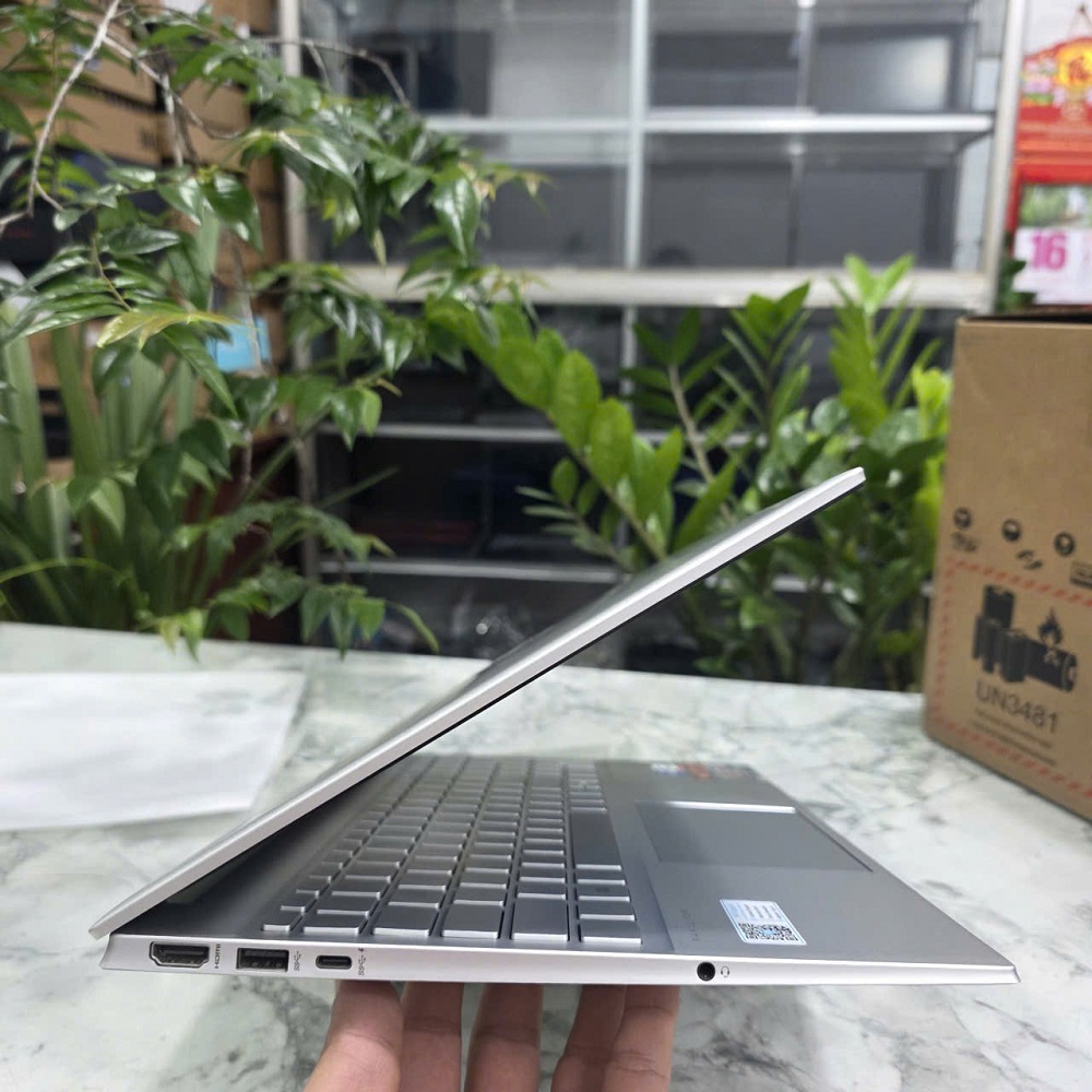 HP Pavilion 15-eg2083TU 7C0W9PA VỎ NHÔM NGUYÊN KHỐI CORE I5-1240P RAM 8GB SSD 512GB MÀN HÌNH : 15.6''IPS
