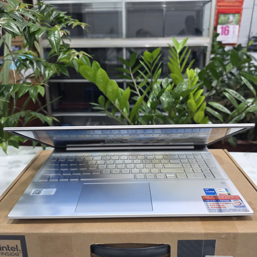 HP Pavilion 15-eg2083TU 7C0W9PA VỎ NHÔM NGUYÊN KHỐI CORE I5-1240P RAM 8GB SSD 512GB MÀN HÌNH : 15.6''IPS