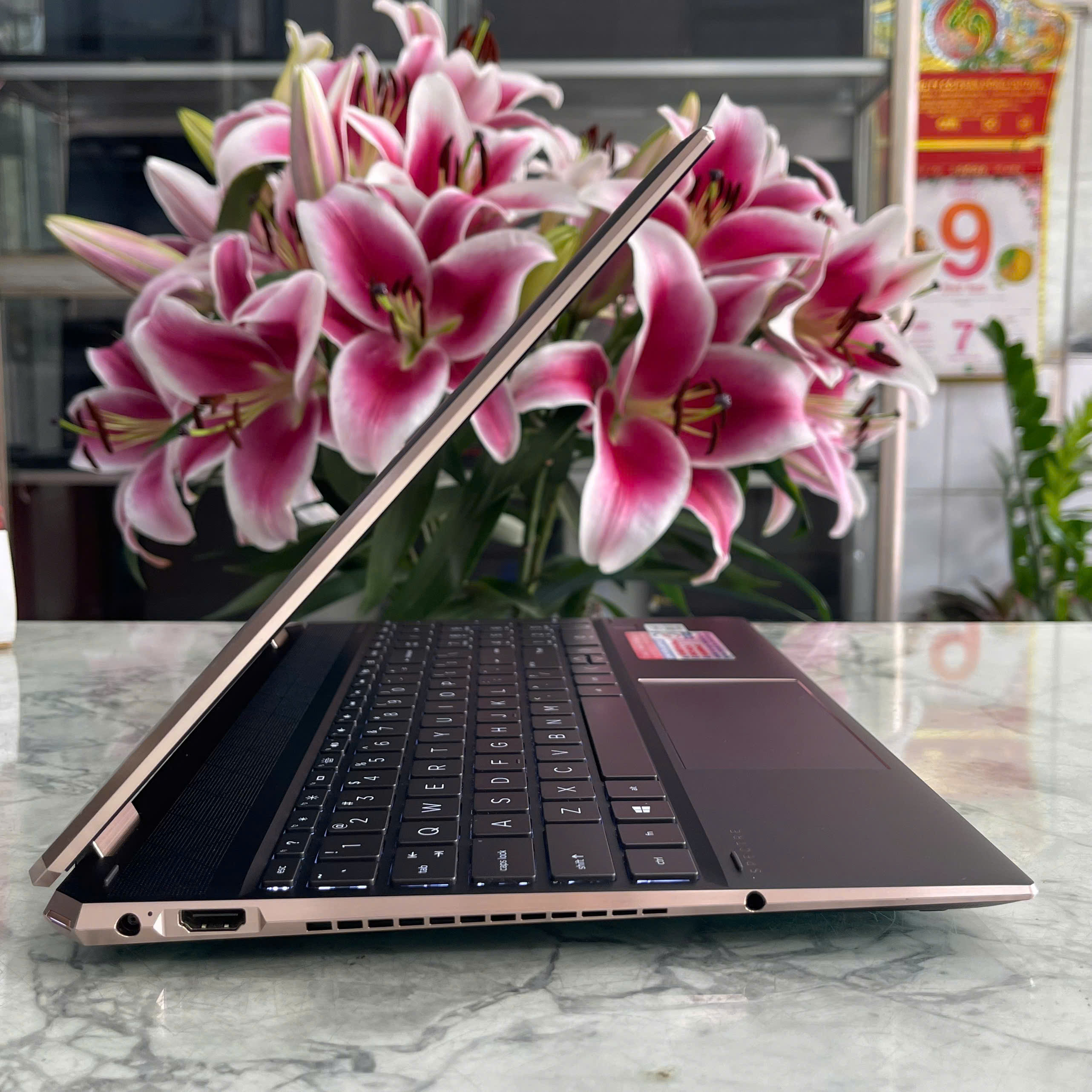 HP Spectre x360 15 (MÁY LIKENEW - GÍA TỐT ) Core I7-10510U Ram 16Gb Ssd 512Gb Nvidia MX330 Màn Hình 15.6″Inch 4K UHD TouchScreen Xoay Gập 360º