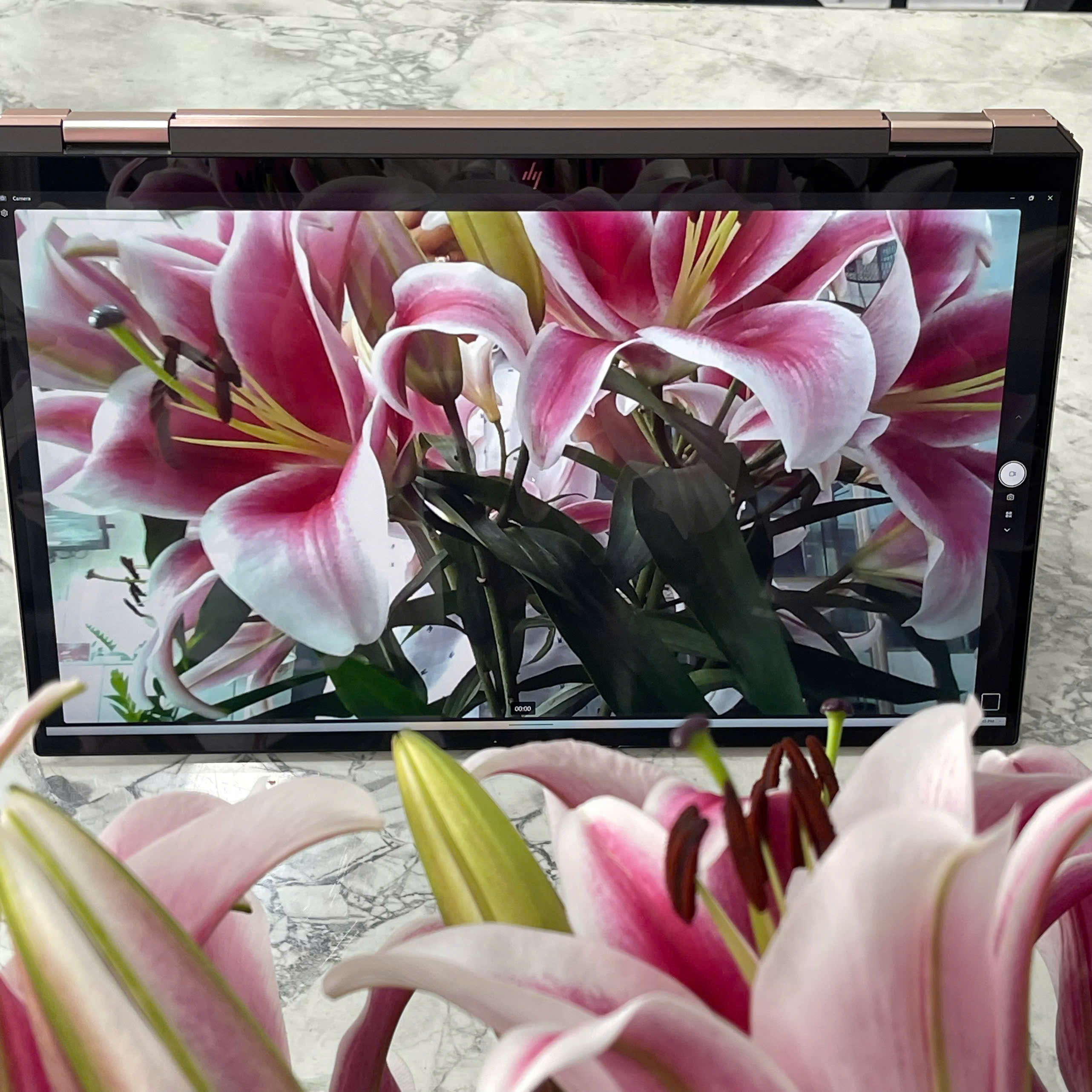 HP Spectre x360 15 (MÁY LIKENEW - GÍA TỐT ) Core I7-10510U Ram 16Gb Ssd 512Gb Nvidia MX330 Màn Hình 15.6″Inch 4K UHD TouchScreen Xoay Gập 360º