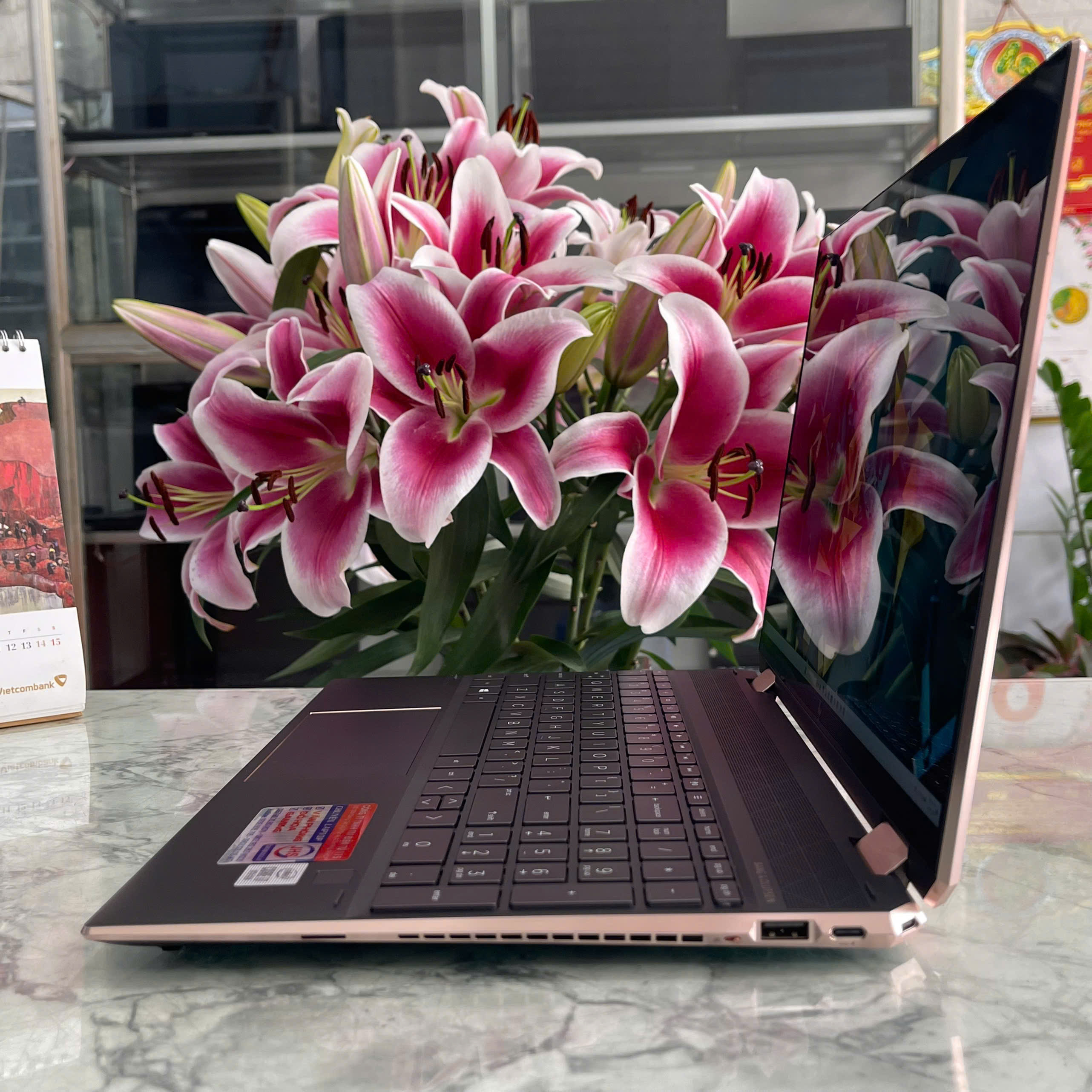 HP Spectre x360 15 (MÁY LIKENEW - GÍA TỐT ) Core I7-10510U Ram 16Gb Ssd 512Gb Nvidia MX330 Màn Hình 15.6″Inch 4K UHD TouchScreen Xoay Gập 360º
