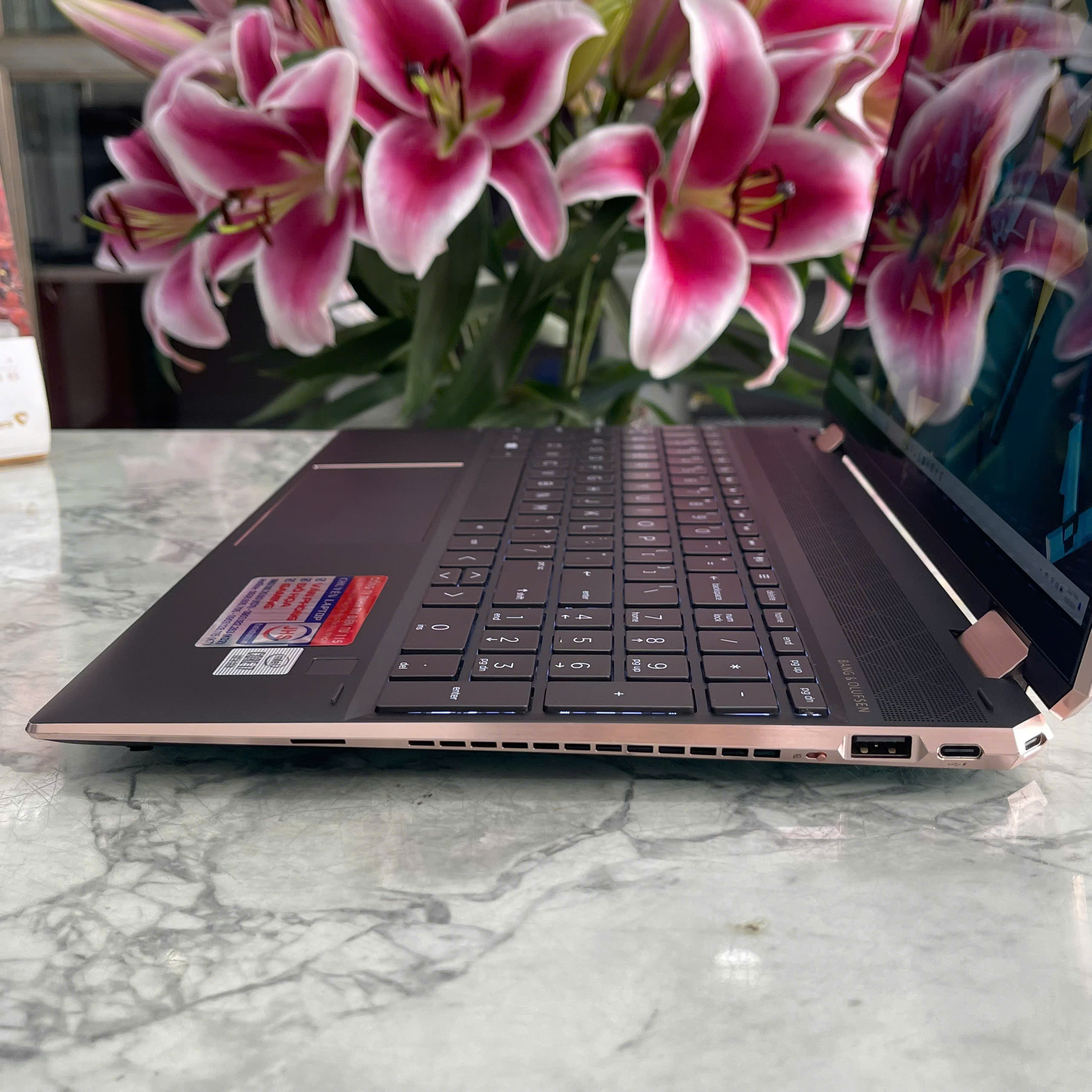 HP Spectre x360 15 (MÁY LIKENEW - GÍA TỐT ) Core I7-10510U Ram 16Gb Ssd 512Gb Nvidia MX330 Màn Hình 15.6″Inch 4K UHD TouchScreen Xoay Gập 360º
