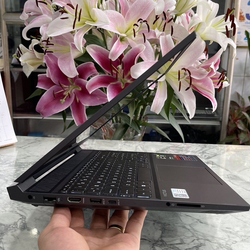  HP VICTUS 16-e0175AX Ryzen 5-5600H RAM 16GB  SSD 512GB  RTX 3050(4GB) MÀN HÌNH : 16.1'' INCH FHD 144Hz, IPS