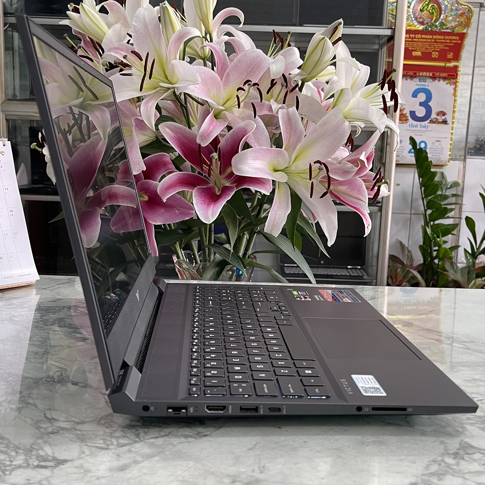  HP VICTUS 16-e0175AX Ryzen 5-5600H RAM 16GB  SSD 512GB  RTX 3050(4GB) MÀN HÌNH : 16.1'' INCH FHD 144Hz, IPS