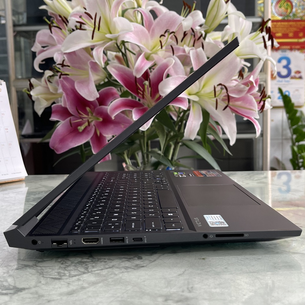  HP VICTUS 16-e0175AX Ryzen 5-5600H RAM 16GB  SSD 512GB  RTX 3050(4GB) MÀN HÌNH : 16.1'' INCH FHD 144Hz, IPS