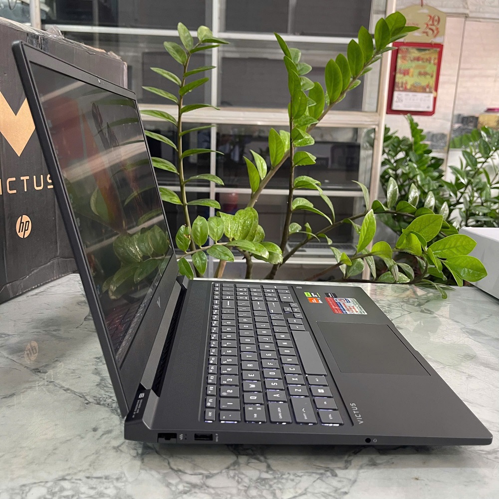 HP VICTUS 16-s0077AX Máy LikeNew Ryzen 7-7840HS RAM 16GB SSD 512GB RTX™ 3050 6GB MÀN HÌNH : 16.1 Inch FHD 144Hz 