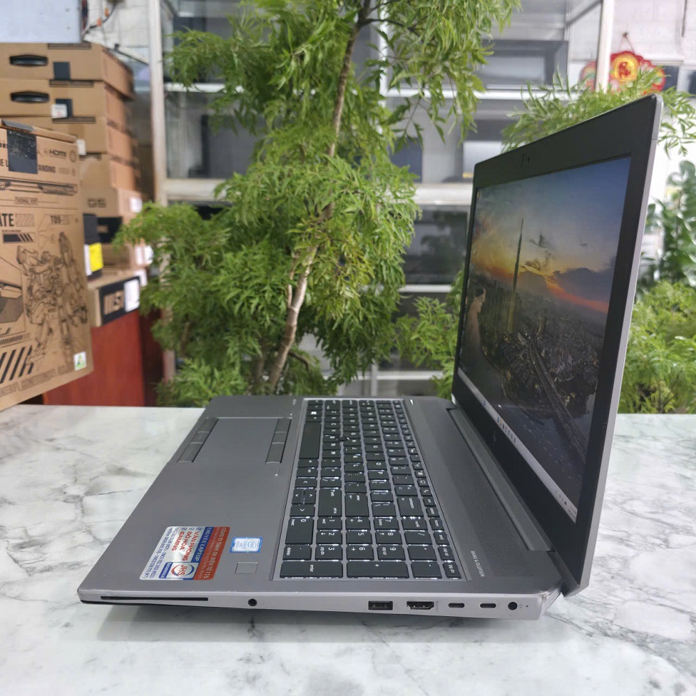 HP ZBook 15 G5 CORE I7-8850H RAM 16GB { MÁY TRẠM ĐỒ HỌA GIÁ RẺ } SSD 512GB VÀ 500GB HDD Quadro P1000 4GB MÀN HÌNH : 15.6 Inch FHD IPS