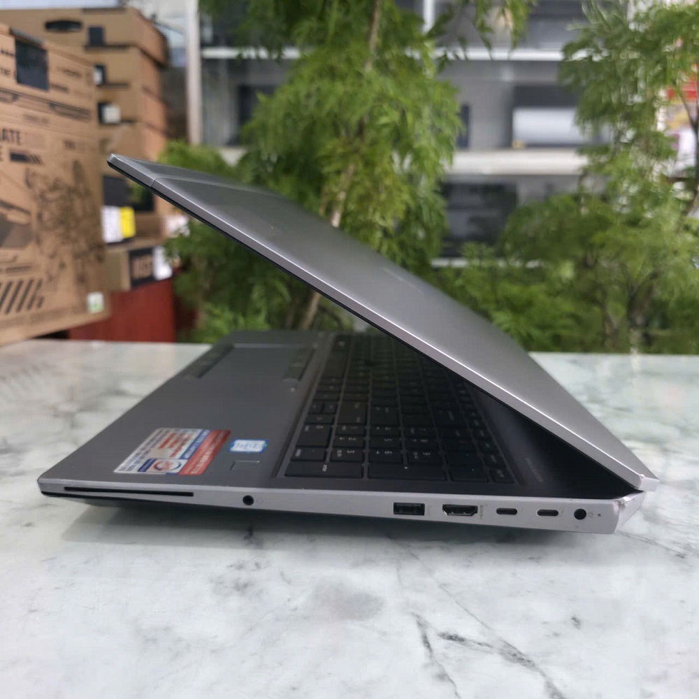 HP ZBook 15 G5 CORE I7-8850H RAM 16GB { MÁY TRẠM ĐỒ HỌA GIÁ RẺ } SSD 512GB VÀ 500GB HDD Quadro P1000 4GB MÀN HÌNH : 15.6 Inch FHD IPS