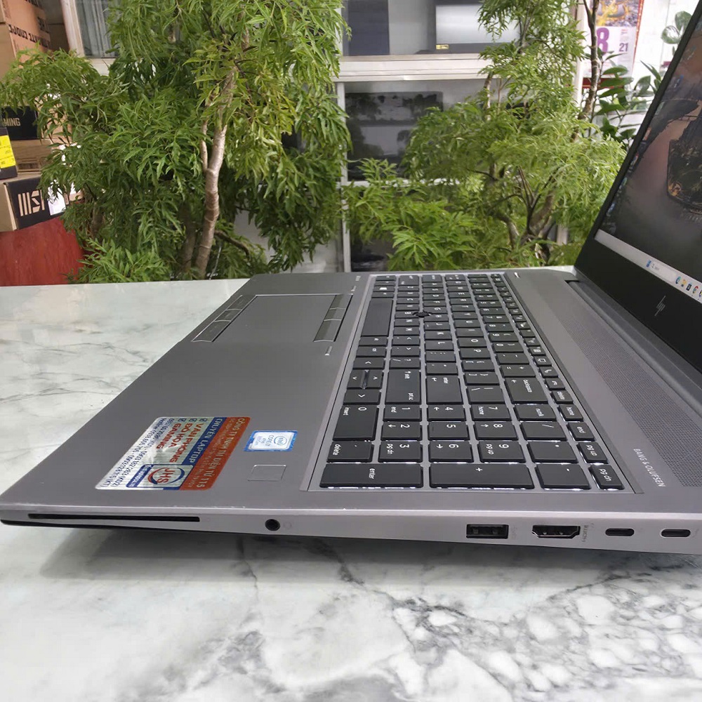HP ZBook 15 G5 CORE I7-8850H RAM 16GB { MÁY TRẠM ĐỒ HỌA GIÁ RẺ } SSD 512GB VÀ 500GB HDD Quadro P1000 4GB MÀN HÌNH : 15.6 Inch FHD IPS